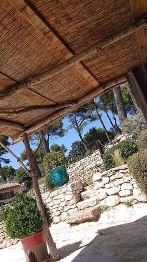 Property grounds - Charming 2-person gite with pool between Luberon and Alpilles (Cavaillon)