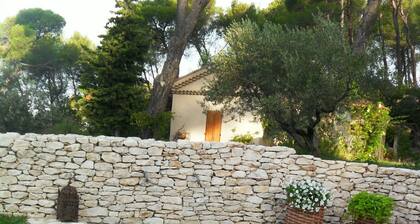 Gite de charme 2 personnes avec piscine entre Lubéron et Alpilles