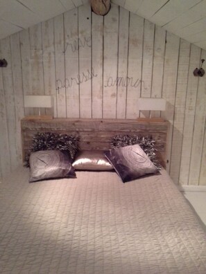 1 quarto, Wi-Fi de cortesia, roupa de cama