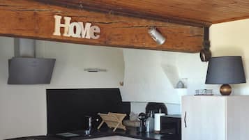 冰箱、微波炉、烤箱、炉灶