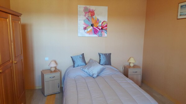 1 bedroom, iron/ironing board, travel cot, free WiFi