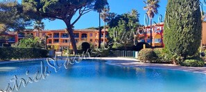 Outdoor pool, a heated pool - Hyères on the Peninsula Giens, Beach and swimming pool facing Porquerolles *** ! (Hyères)