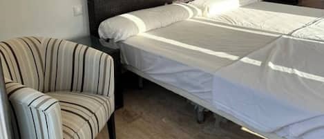 3 bedrooms, in-room safe, iron/ironing board, bed sheets