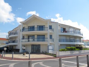 Exterior - T2 apartment wonderful sea view, WLAN available garage 2 bicycles available  (Saint-Hilaire-De-Riez)