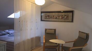 2 bedrooms, iron/ironing board, free WiFi