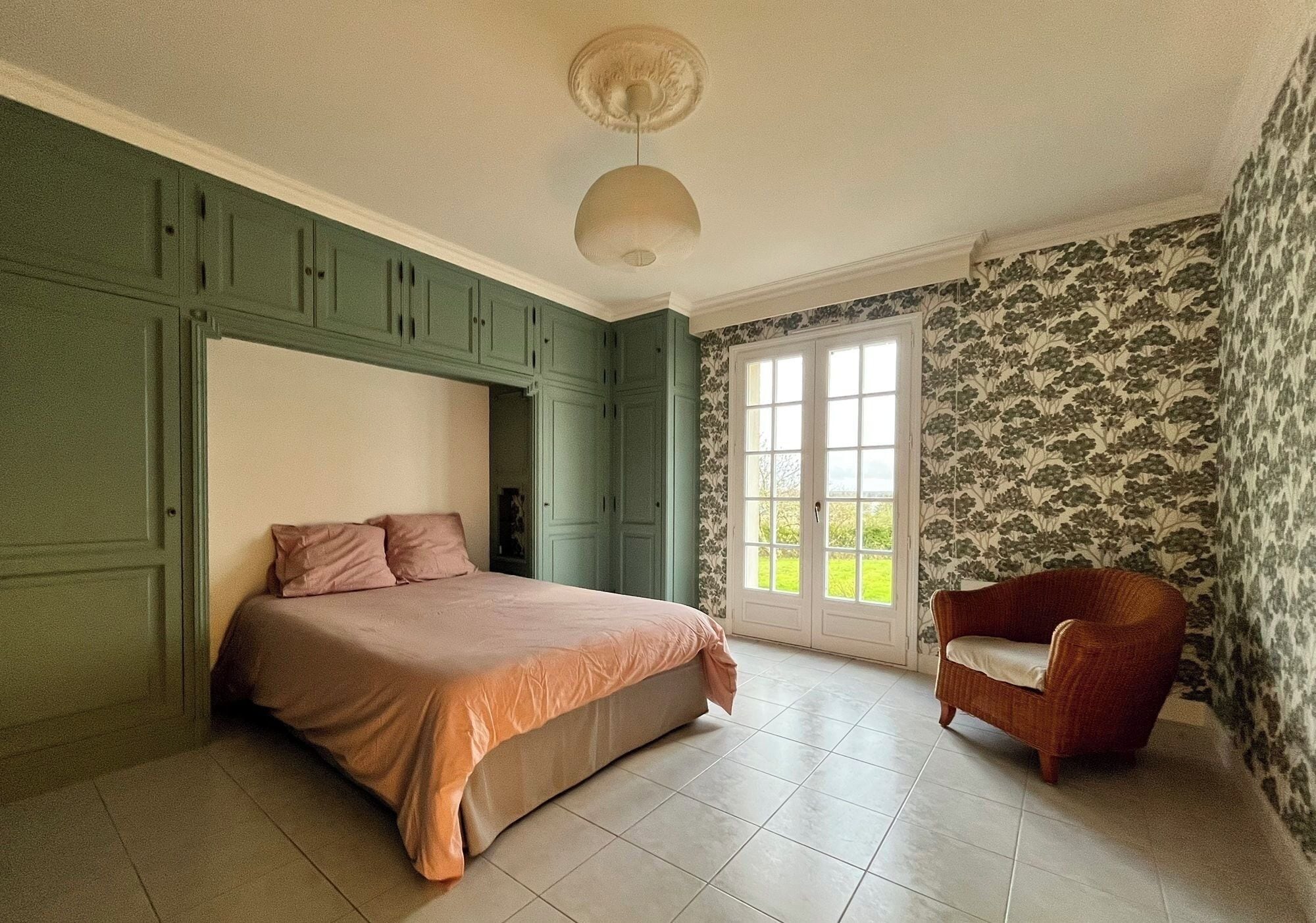 4 chambres, fer et planche à repasser, lit parapluie, Wi-Fi gratuit