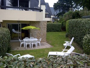 Outdoor dining - Seaside, apartment T2 ground floor renovated, garden 150 m2 fenced for 5 pers + pkg (Quiberon)