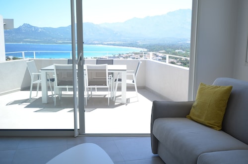CALVI T2 / T3 NEW SEA VIEW AND MOUNTAINS - LAST FLOOR - WIFI