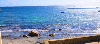 La casa sull'isola di Breast, i piedi nell'acqua, può ospitare 12 persone
