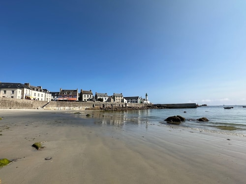 Haus auf der Insel Breast, Füße im Wasser, bietet Platz für 12 Personen