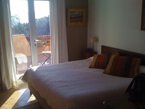 7 bedrooms, iron/ironing board, WiFi