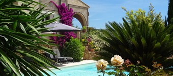 Very beautiful Provencal house sleeps 6/12 in a quiet area in Le Beausset, Var