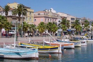 Marina - Pine forest view and small sea view for this very quiet T3 apartment 200 m from the beach (Sanary-Sur-Mer)