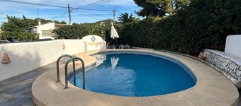 Character villa for families in residential area with private pool.