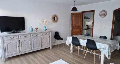 Villa 75 m2 at 50 meters from the beach 5-7 people