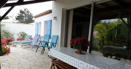 Confortable maison150 M de mer, face au bois des Eloux, 6vélos et Wifi gratuits