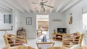 Televisie, boeken, een muziekbibliotheek en een stereo