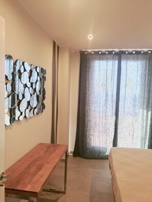 5 slaapkamers, een strijkplank/strijkijzer, wifi