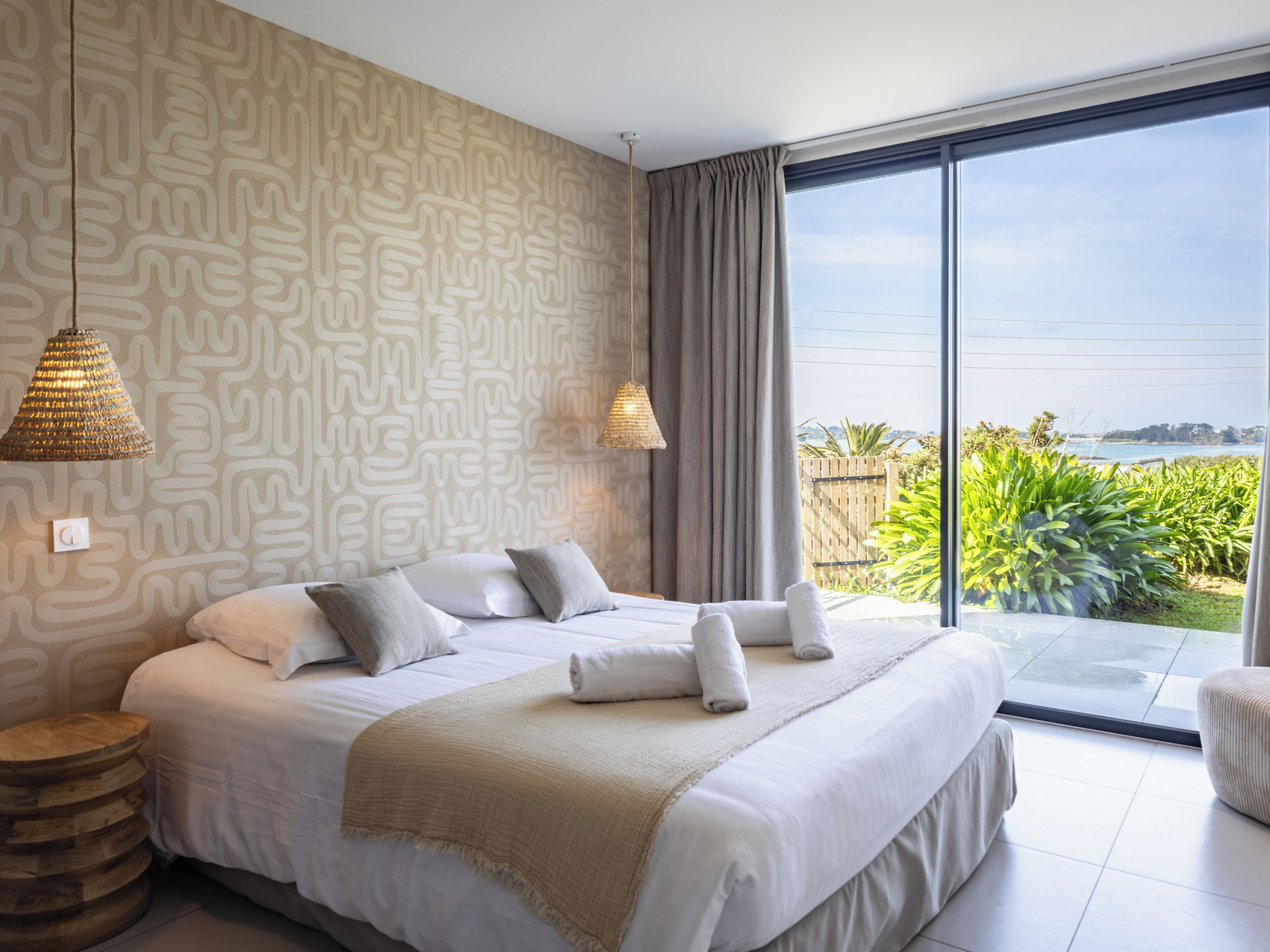 5 Schlafzimmer, Schreibtisch, Bügeleisen/Bügelbrett, Reisekinderbett