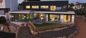 Stunning villa with sea view Jacuzzi, sauna, and heated indoor pool