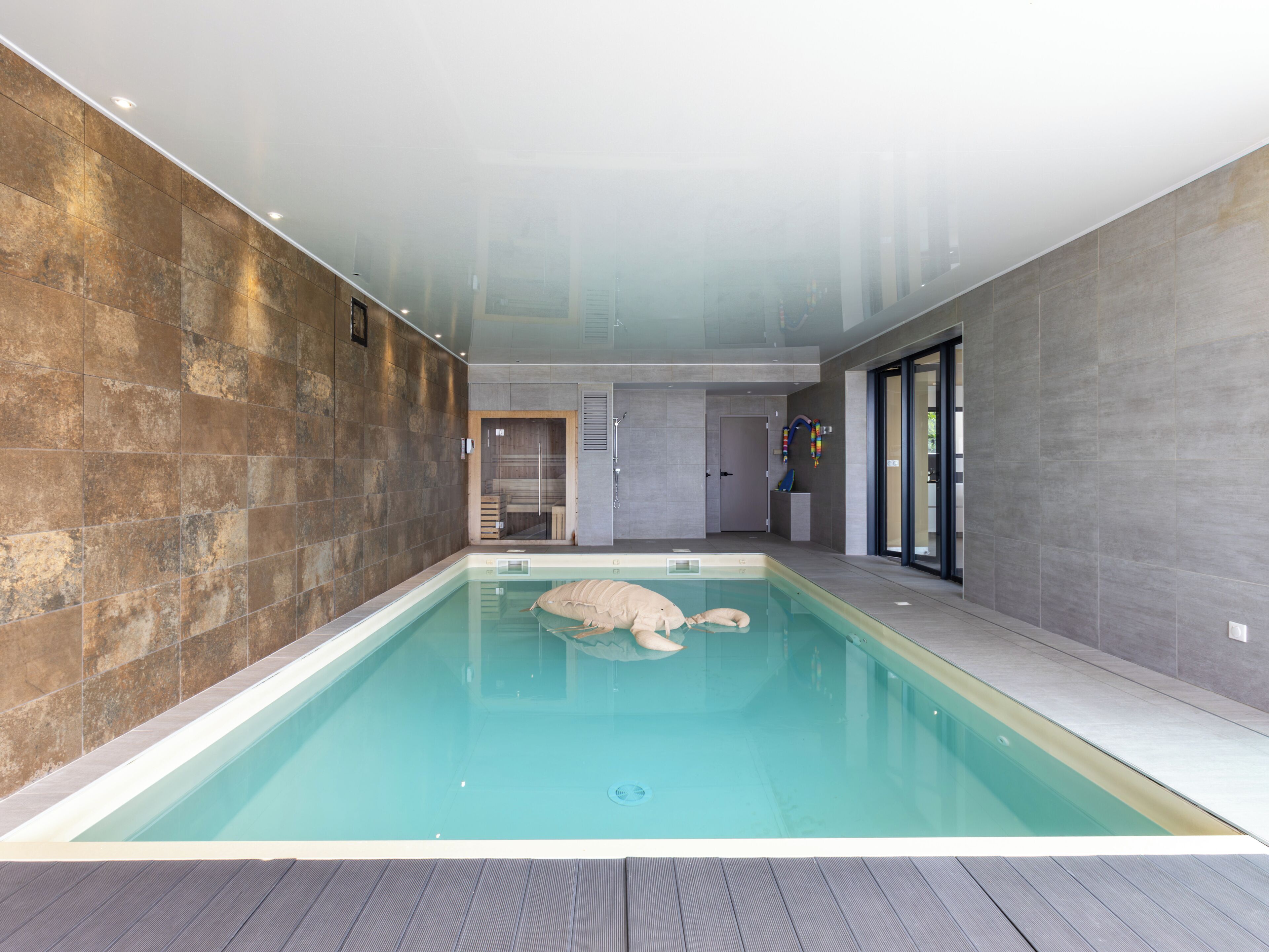 Innenpool, beheizter Pool