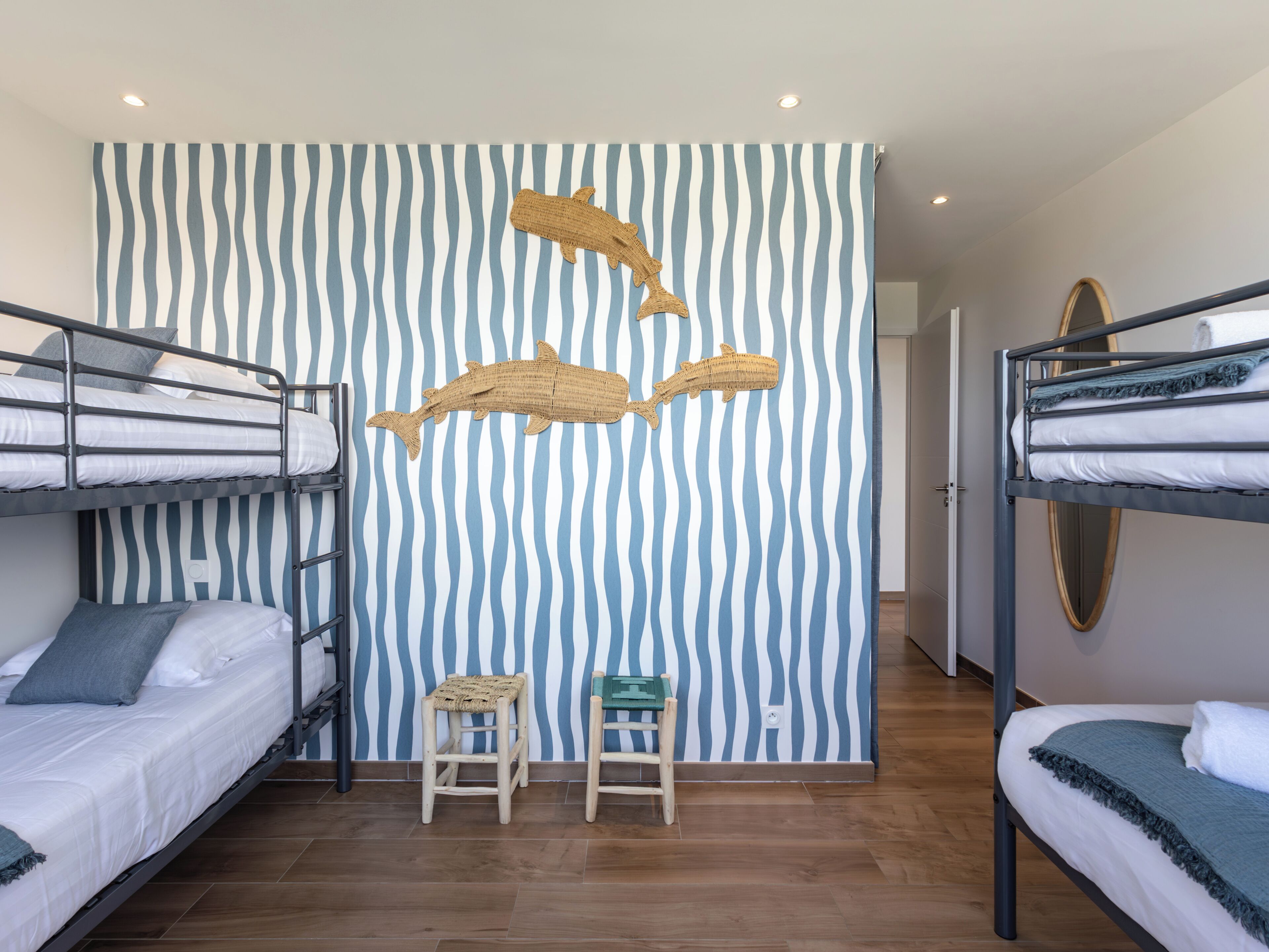 5 bedrooms, desk, iron/ironing board, travel crib