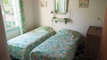 7 slaapkamers, een strijkplank/strijkijzer