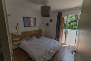 3 chambres, fer et planche à repasser, Wi-Fi, draps fournis