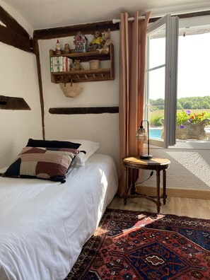 4 間睡房、熨斗/熨衫板、可攜式嬰兒床、免費 Wi-Fi