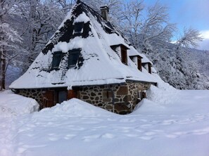Exterior - Prestigious residence, quiet and close to everything (Saint-Jacques-Des-Blats)
