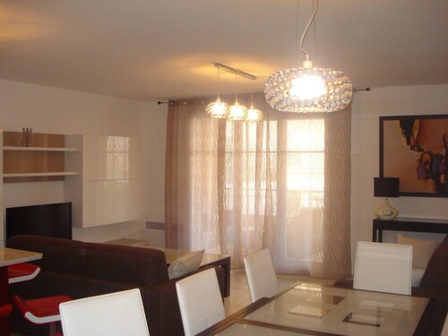 TOP-OF-THE-RANGE APARTMENT IN THE CITY CENTER AND 300M FROM THE SEASIDE