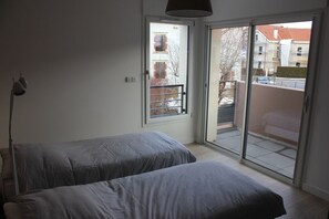2 bedrooms, iron/ironing board, travel crib, free WiFi - Between the lake and town center, 75 m², enclosed parking, terrace, elevator, WIFI (Gerardmer)