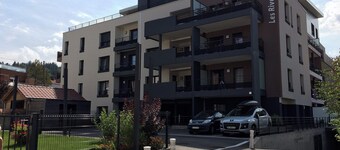 Between the lake and town center, 75 m², enclosed parking, terrace, elevator, WIFI