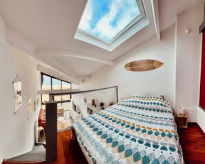 2 室のベッドルーム、旅行用ベビーベッド、WiFi、ベッドシーツ