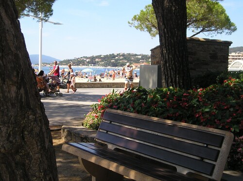 2* guest house 400m from marina and shopping area 