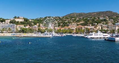 2-room apartment, air conditioning, 100m from beach, parking, Le Lavandou