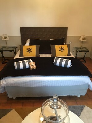 3 chambres, fer et planche à repasser, Wi-Fi, literie fournie