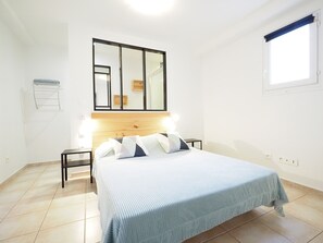 4 chambres, fer et planche à repasser, Wi-Fi gratuit