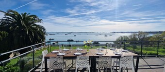 Villa with sea view and access