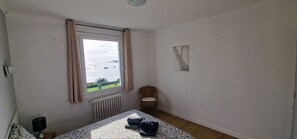 5 bedrooms, iron/ironing board, WiFi