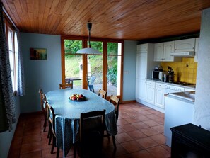 Dining - Villa with private pool, great views (Saint-Julien-Du-Gua)