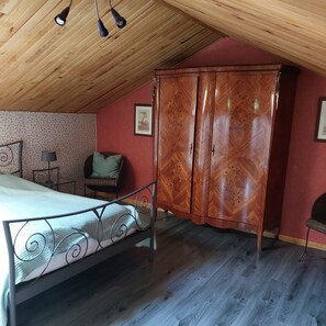 3 bedrooms, iron/ironing board, travel crib, WiFi - Villa with private pool, great views (Saint-Julien-Du-Gua)