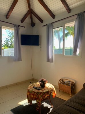 TV - Holiday rental in Petit-Canal (Guadeloupe) (PETIT-CANAL)