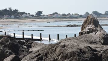 Beach nearby, sun loungers