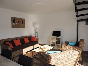 TV - Au Vieil, house with spa, sauna, bikes 200m from the beach and shops (Noirmoutier-En-L'île)