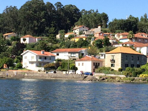 15 minutes from Porto villa with pool overlooking the Douro river beaches