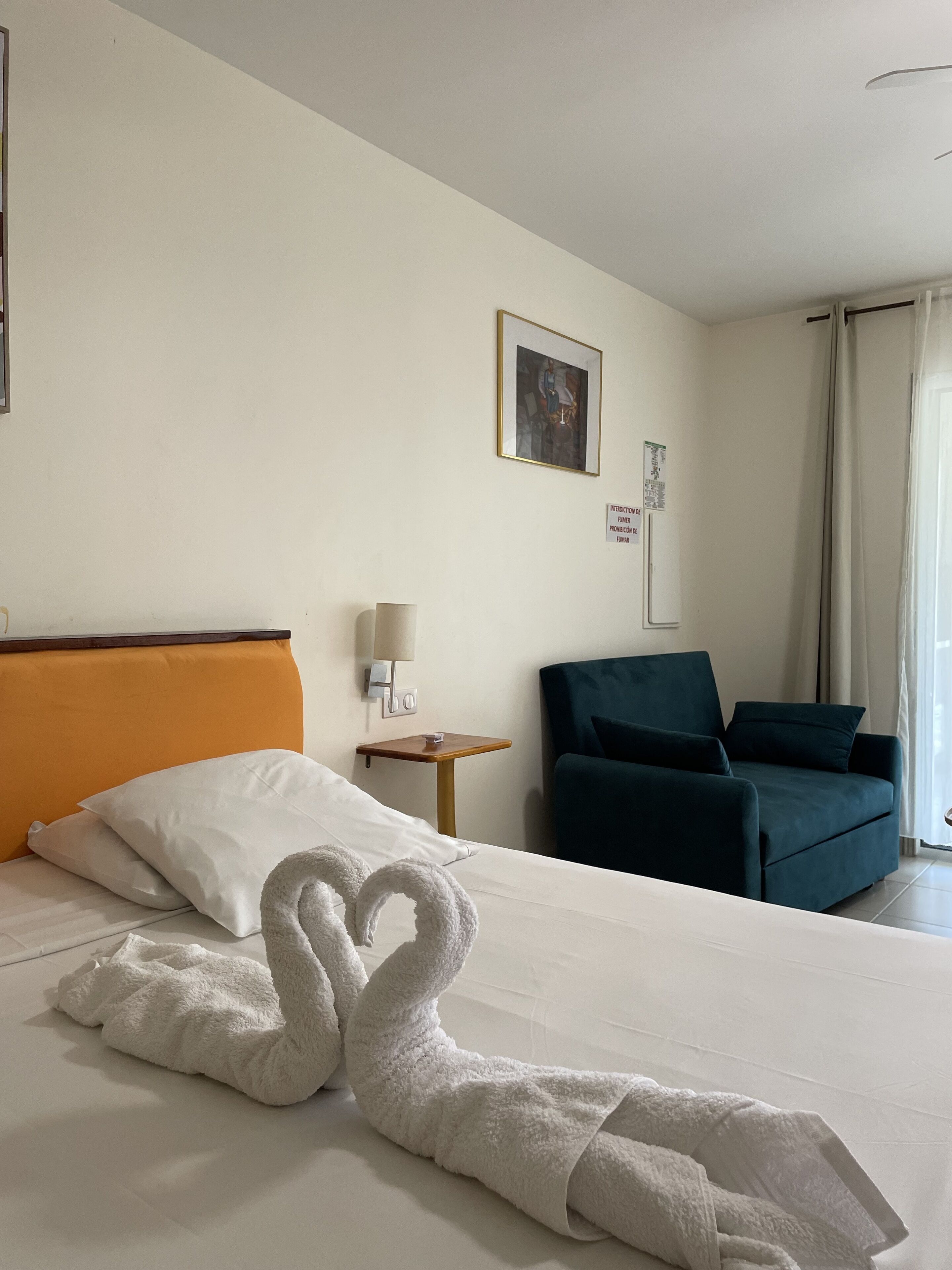 1 chambre, fer et planche à repasser, lit parapluie, Wi-Fi gratuit