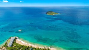 Beach nearby - Charming bioclimatic villa in DESHAIES, 300m from Fort Royal beach (DESHAIES)