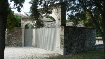 Enceinte de l’hébergement