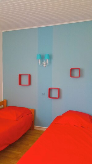 3 bedrooms, iron/ironing board, travel crib, WiFi